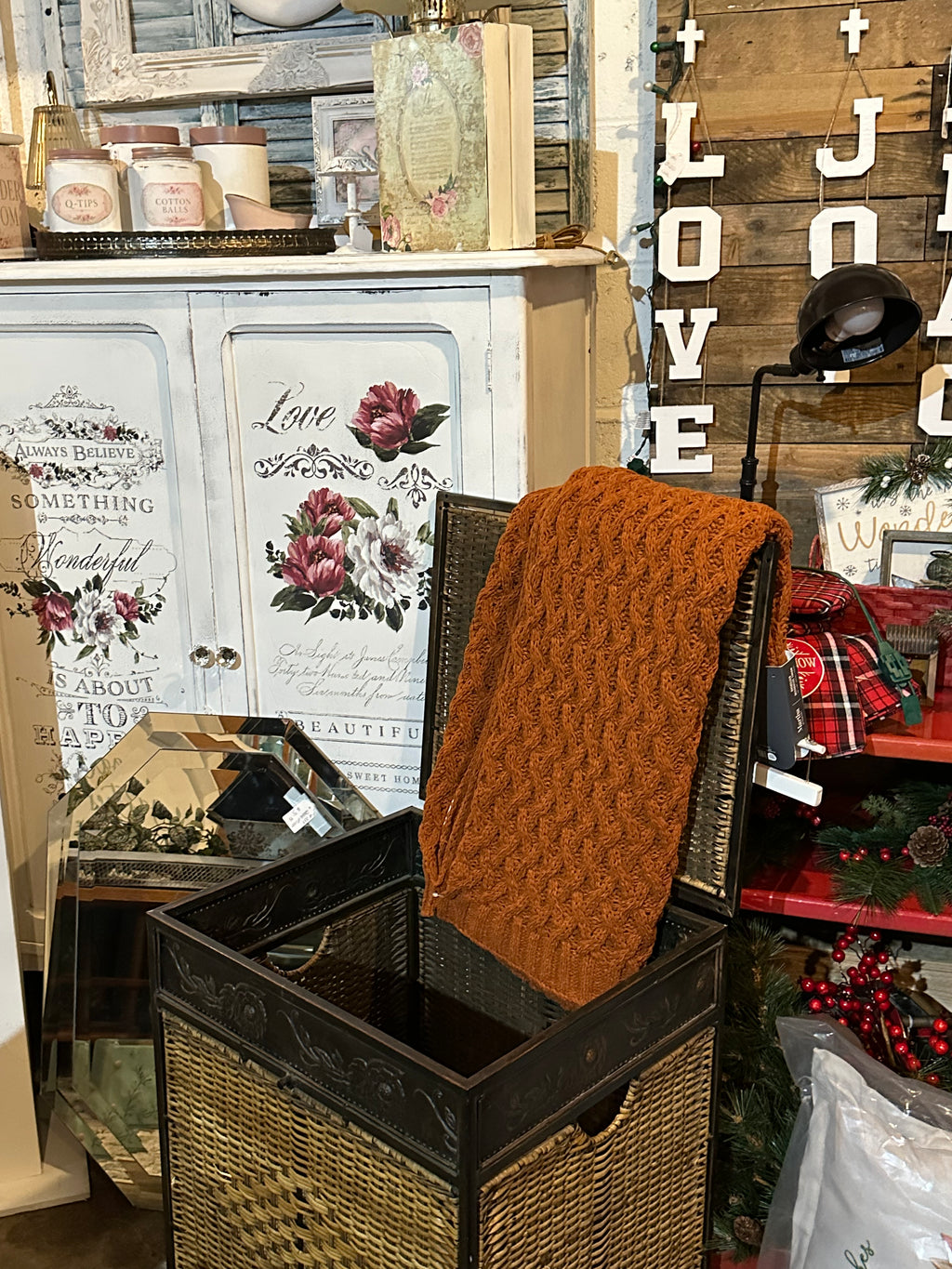 Wicker stand trunk