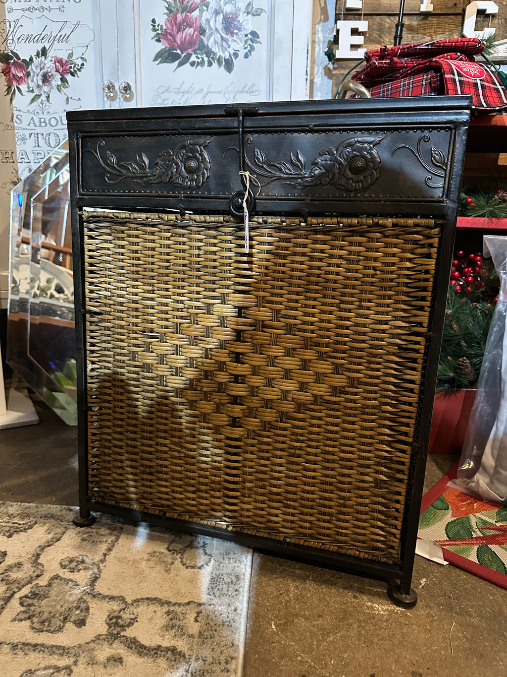 Wicker stand trunk